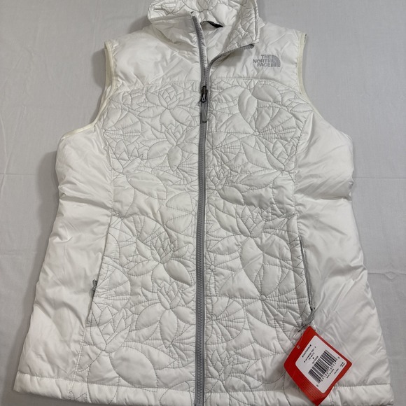 The North Face White CATAWISSA Quilted  NWT WOMENS MEDIUM - Picture 1 of 8
